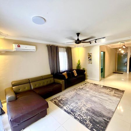 Naura Homestay Selangor Kuala Lumpur Batu Caves Екстер'єр фото